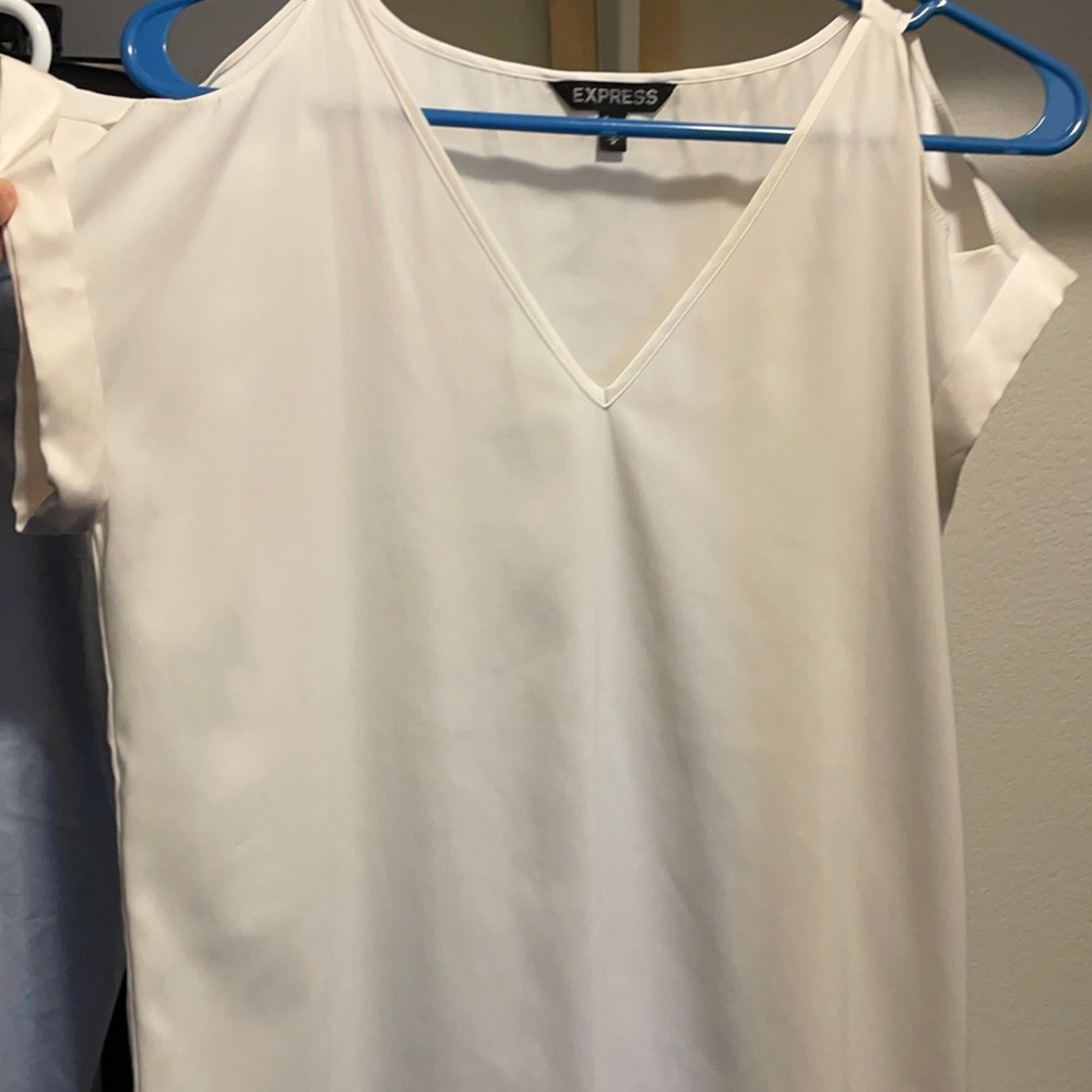 Express key hole sleeve SS top.